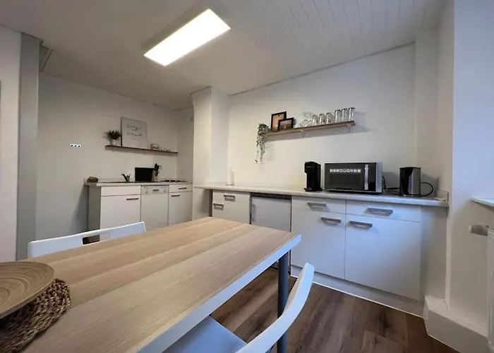 In Near Rhine Promenade Apartment